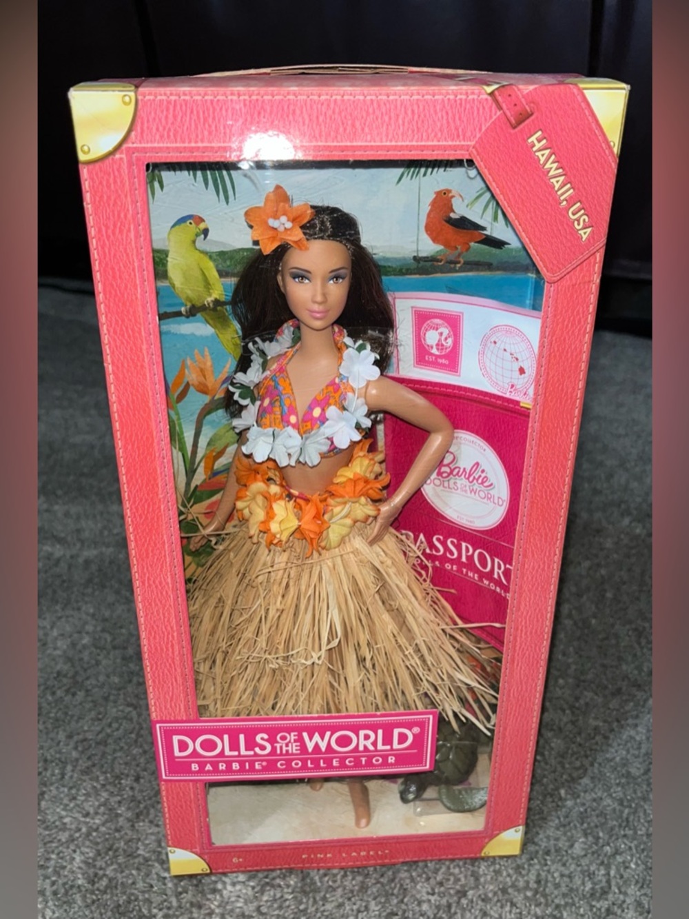 Dolls of The World Barbie Pink Label Hawaii Mattel W3443 2011 Mint In Box